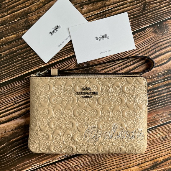 Coach Signature Embossed Patent Leather Corner Zip Wristlet Clutch - Picture 4 of 4